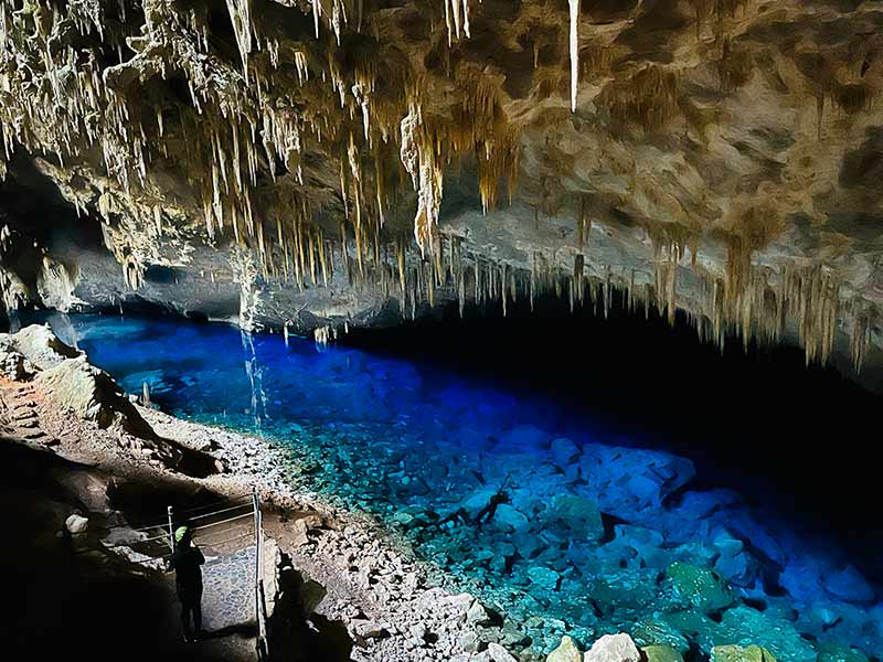 gruta-do-lago-azul-01